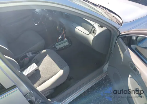 1999 Ford Escort Se z USA, uszkodzony, nr VIN 1FAFP13P1XW185662